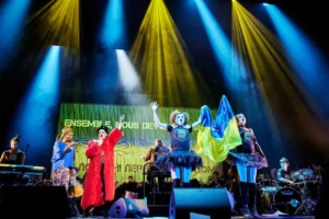 Olivier Py en Miss Knife dans Miss Knife et ses sœurs – Festival d’Avignon 2022