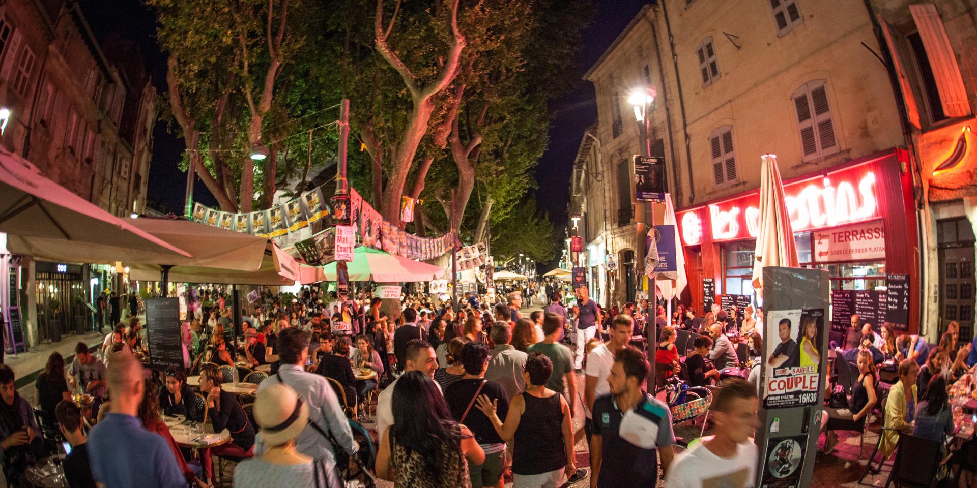 Rue pendant le festival d'Avignon